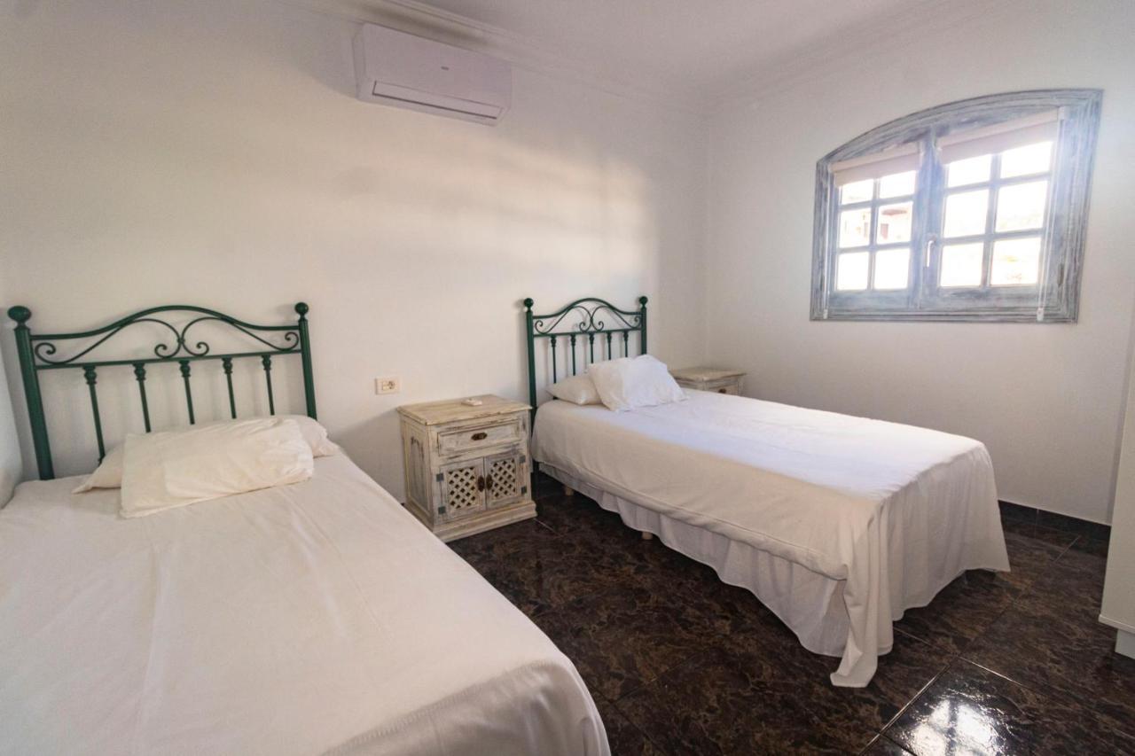 Complejo Oasis La Asomada Villa Tías Buitenkant foto